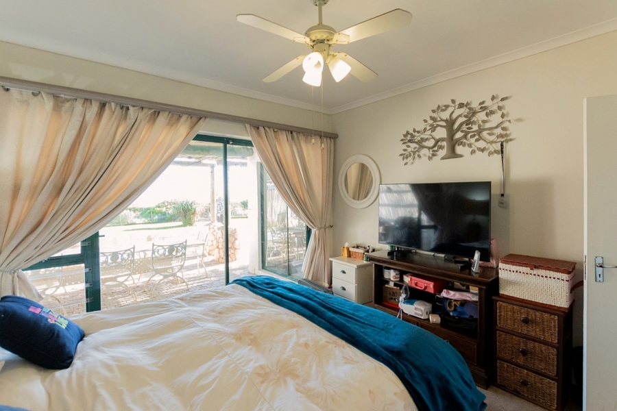 5 Bedroom Property for Sale in Duyker Eiland Western Cape